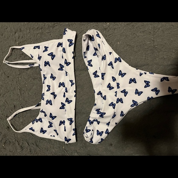 Bikini - Picture 2 of 2